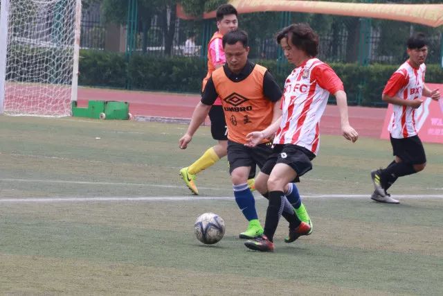 费德勒与萨芬重返上海，李娜组成组合赢得对决
